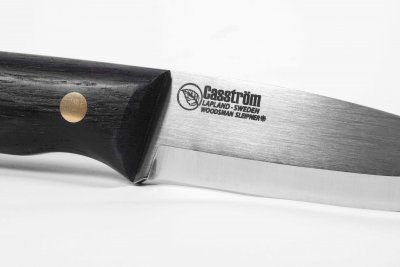Casström Woodsman kniv i svartek, slida i läder