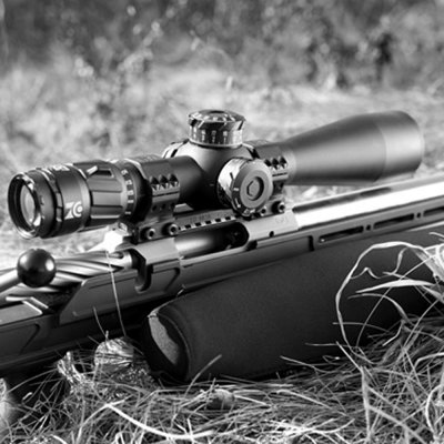 Zero Compromise 5-27x56 FFP ritkm. MPCT 3, belyst (MRAD) *